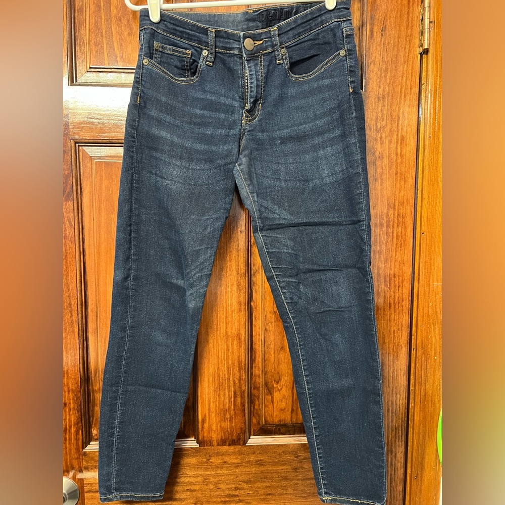 Gap Premium Super Skinny Ankle jeans. Size 6/28R